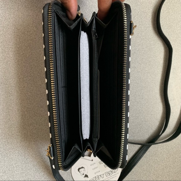 Betty Boop Clutch - Picture 3 of 4